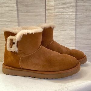 UGG Mini Bailey Fluff Buckle Chestnut suede boots sz 10